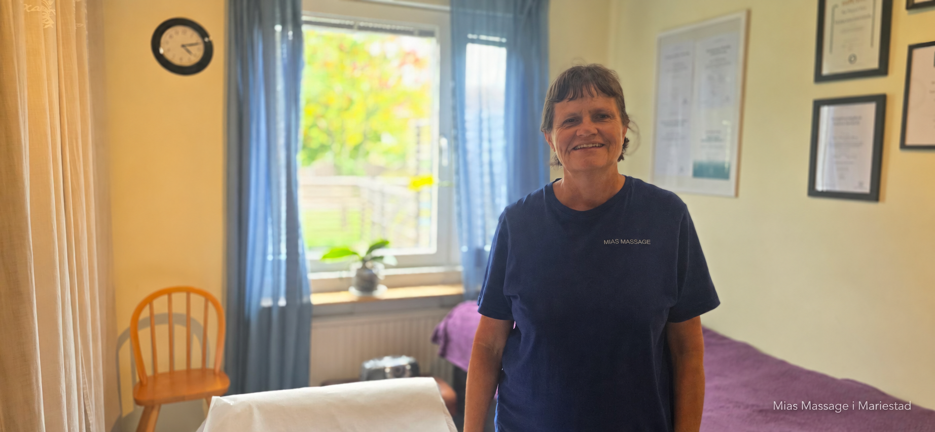 Mia i behandlingsrummet på Mias Massage i Mariestad